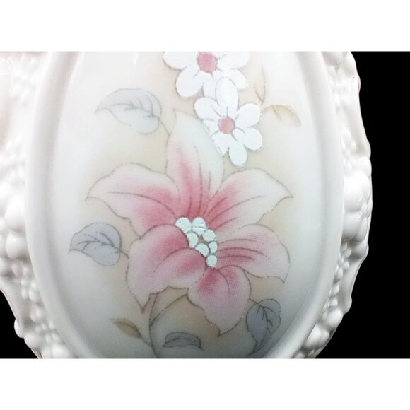 Cameo Ribbon Vase Royal Heritage Hand-Painted Floral Design Bow 6 Inch Vintage - Picture 6 of 16